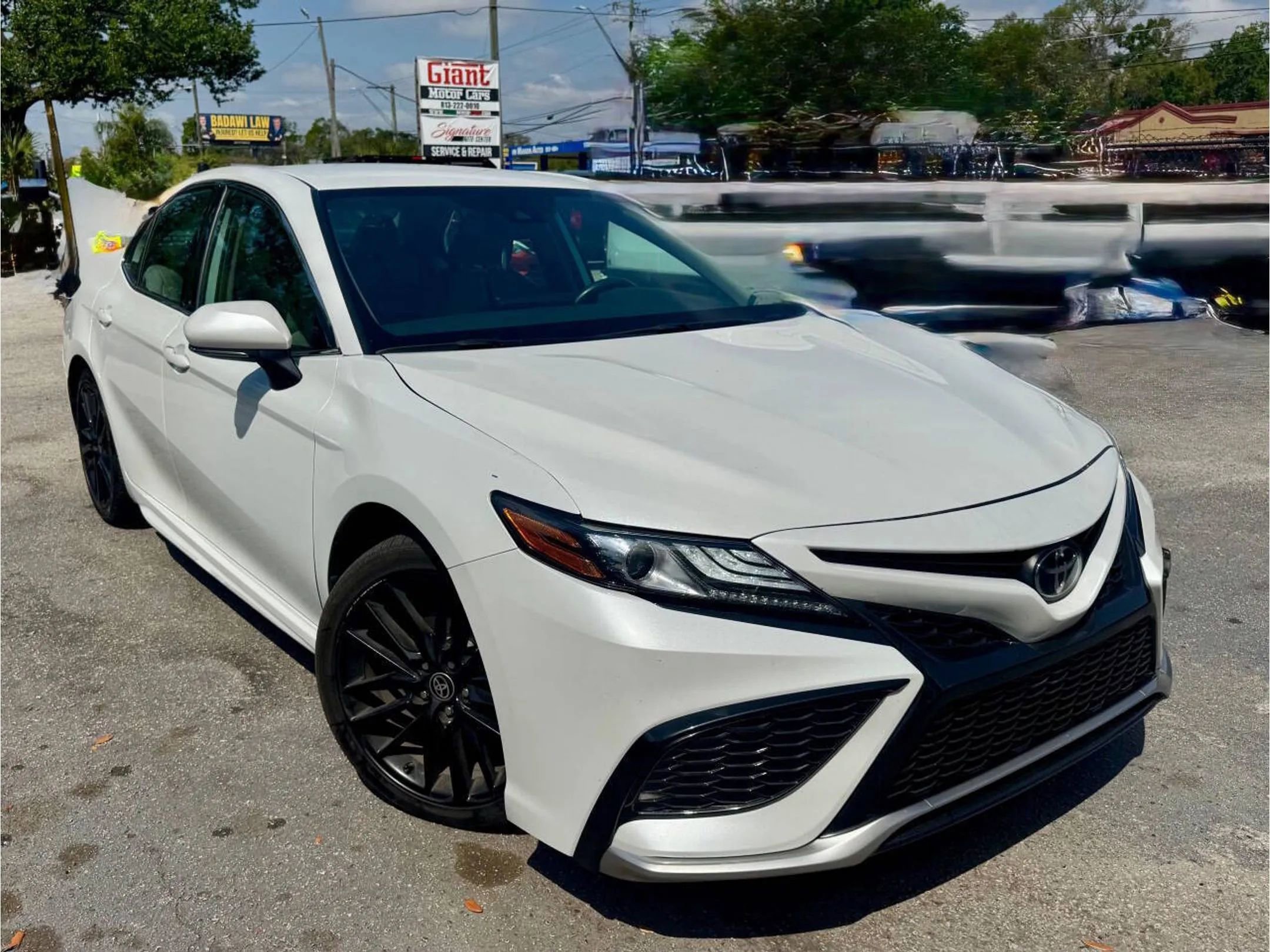 Used 2024 Toyota Camry XSE FWD image 3