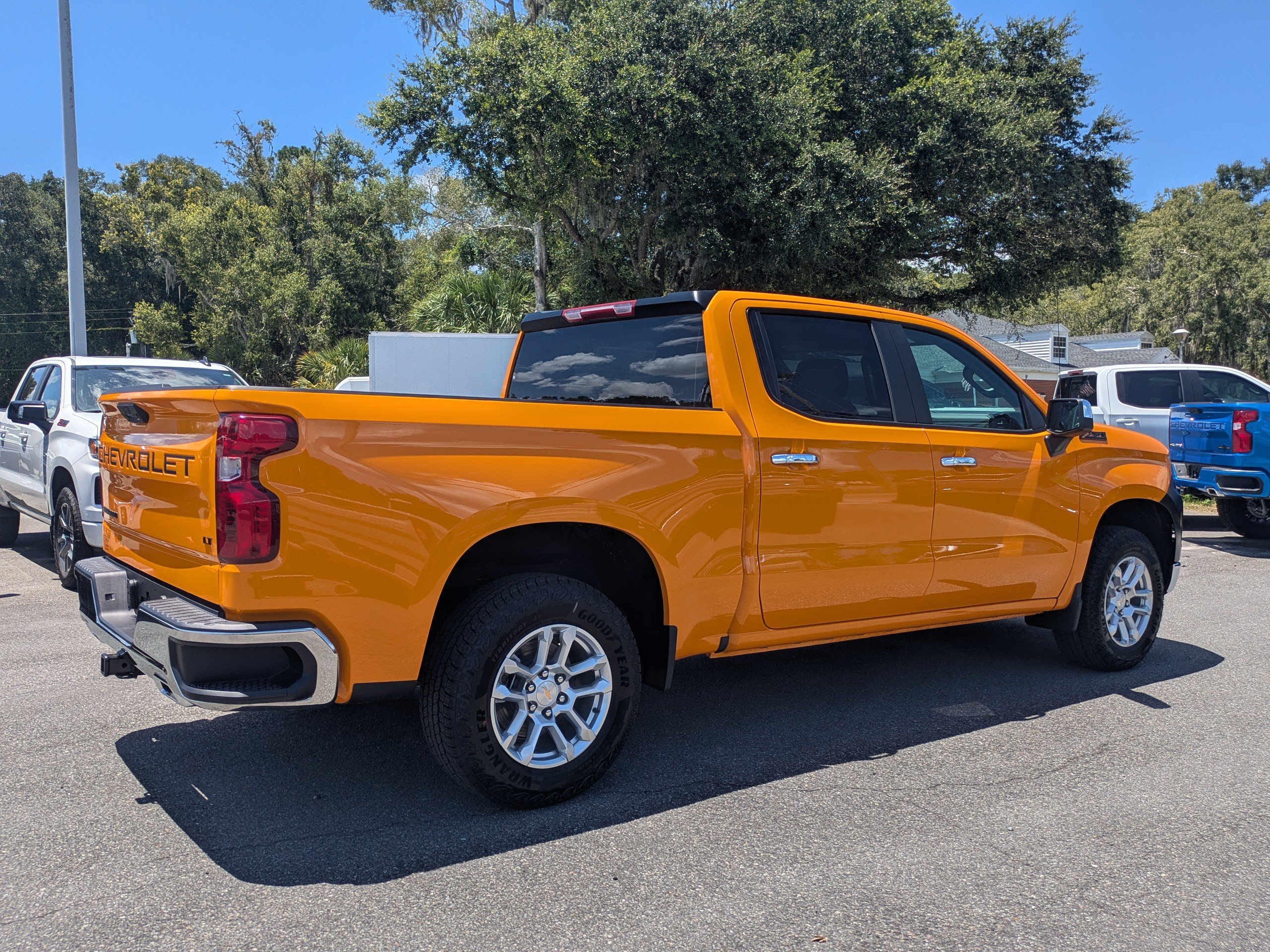 New 2026 Chevrolet Silverado 1500 LT w/ Z71 Off-Road Package AWD/4WD image 4