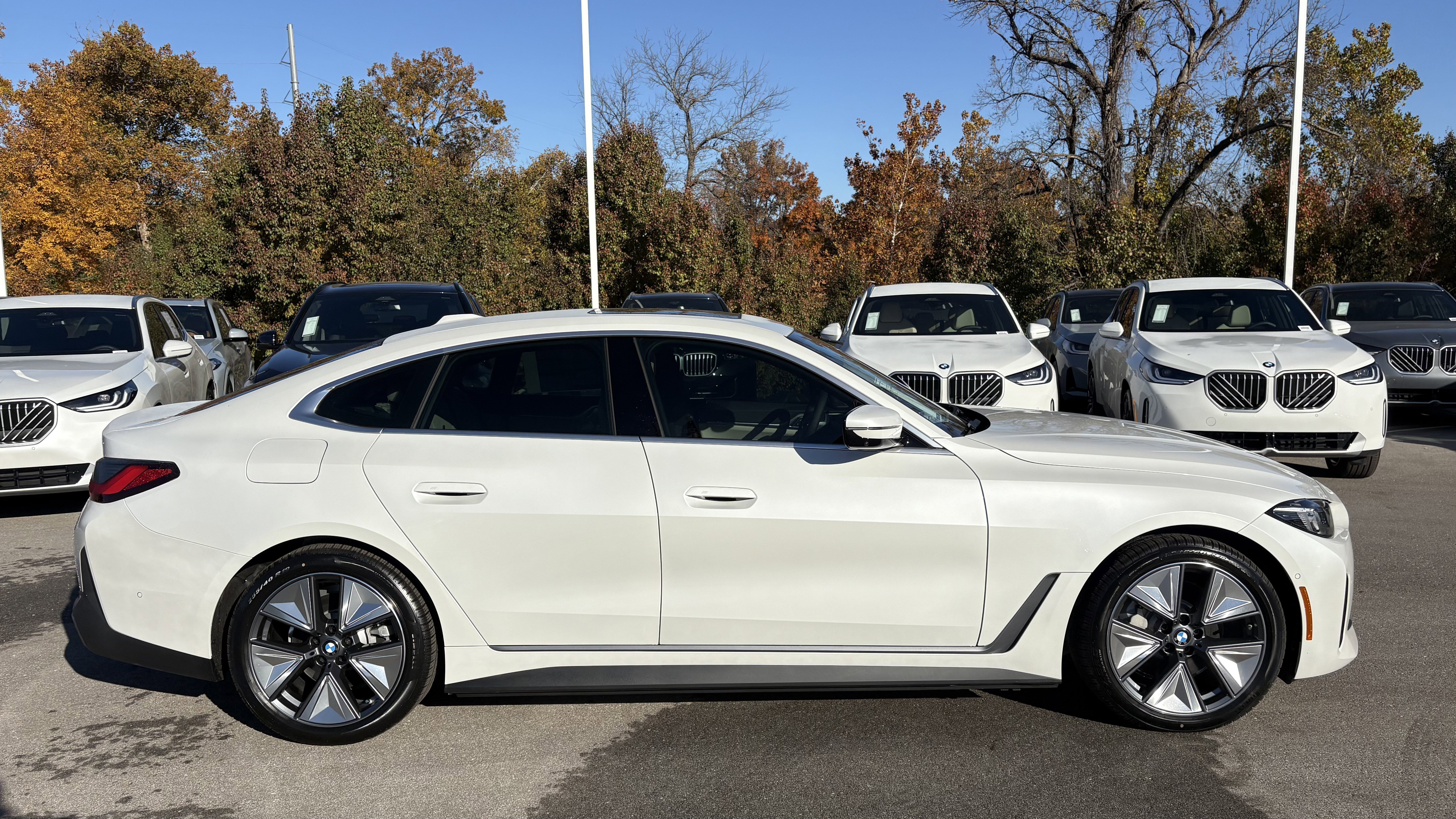 Used 2025 BMW i4 xDrive40i w/ Premium Package AWD/4WD image 11
