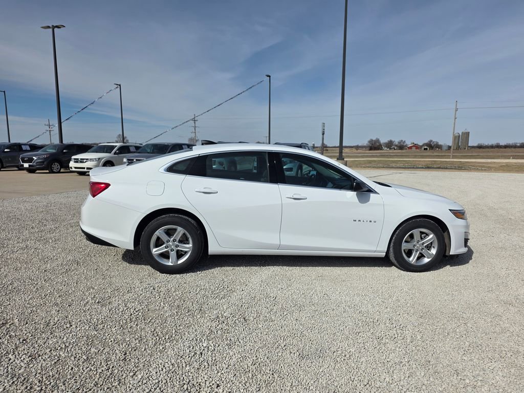 Used 2025 Chevrolet Malibu LS image 3