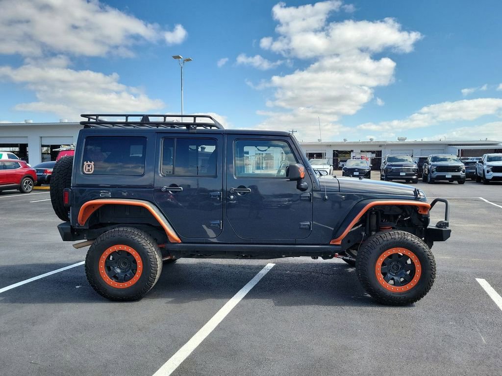 Used 2016 Jeep Wrangler Unlimited Rubicon w/ Connectivity Group image 18