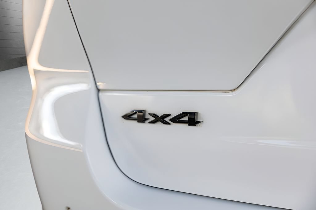 Used 2024 Jeep Grand Cherokee Altitude AWD/4WD image 16
