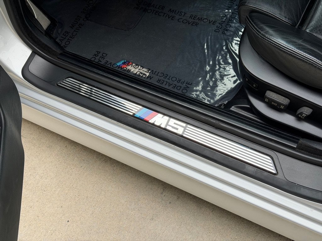 Used 2002 BMW M5 RWD image 34