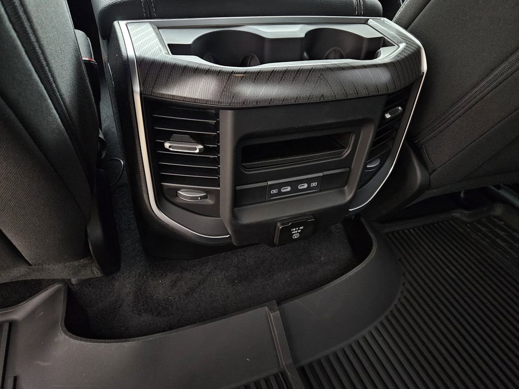 New 2026 RAM 1500 4x4 Crew Cab image 10