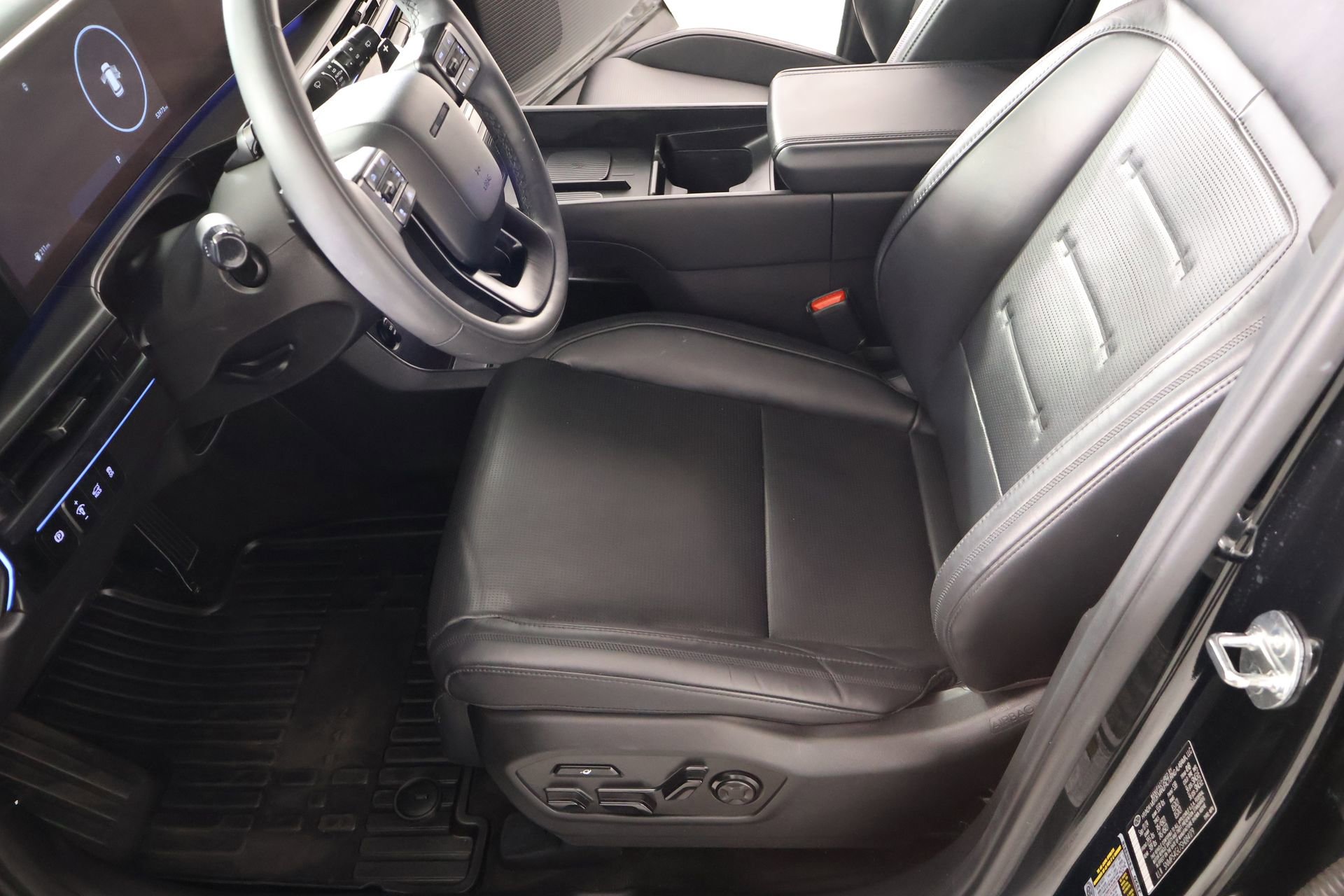 Used 2025 Hyundai Santa Fe Calligraphy image 11