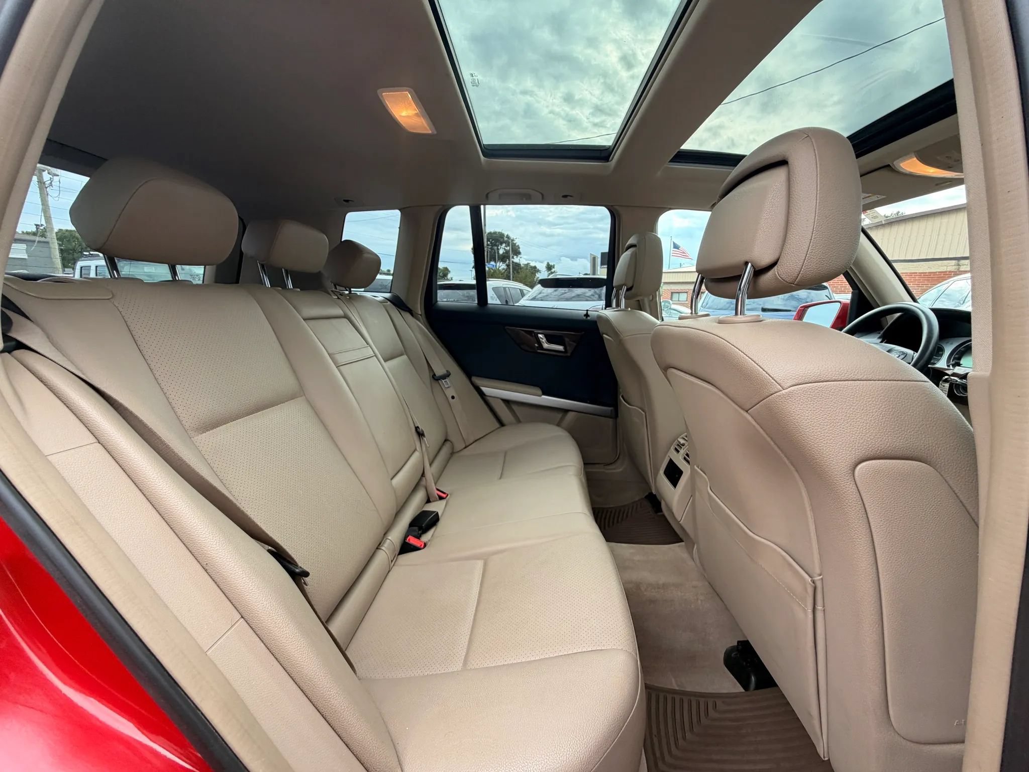 Used 2011 Mercedes-Benz GLK 350 4MATIC image 24