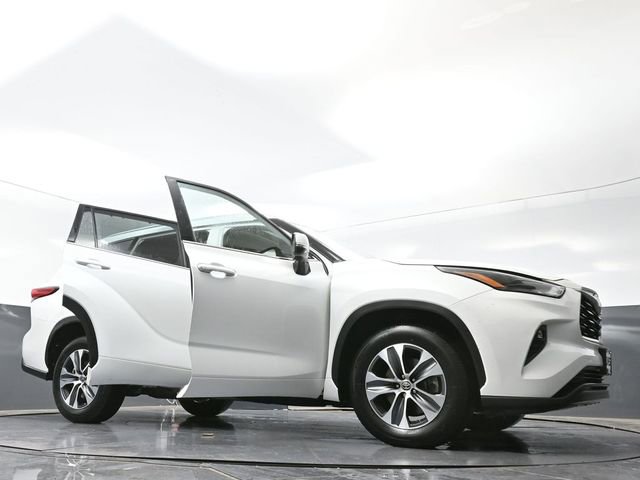 Used 2023 Toyota Highlander XLE FWD image 75