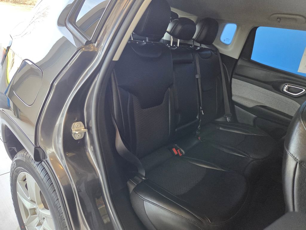 Used 2022 Jeep Compass Latitude w/ Convenience Group image 28