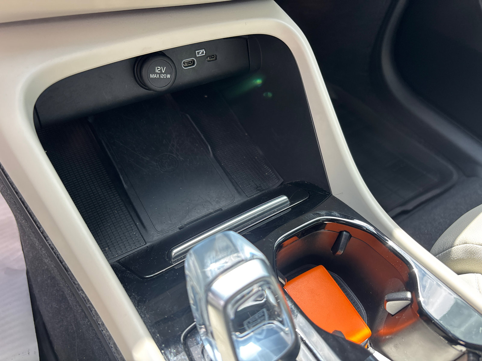 Used 2024 Volvo XC40 B5 Plus w/ Climate Package AWD/4WD image 21