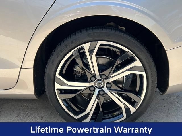 Certified 2024 Volvo S60 B5 Plus FWD image 9