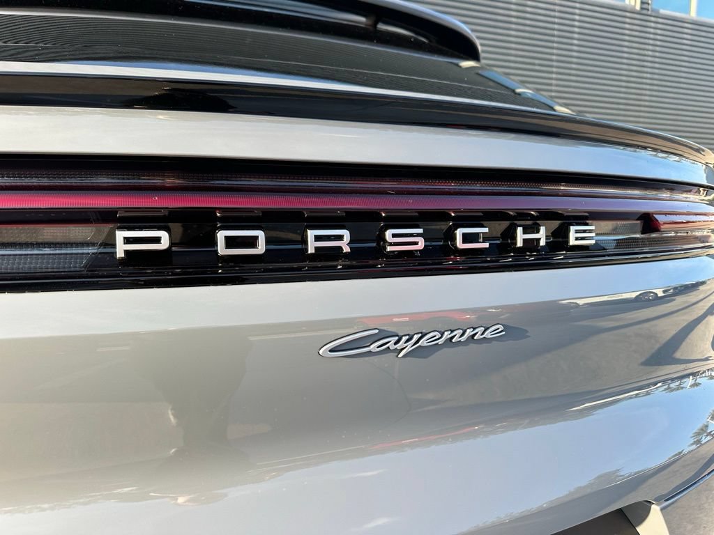 Used 2026 Porsche Cayenne E-Hybrid Coupe AWD/4WD image 14