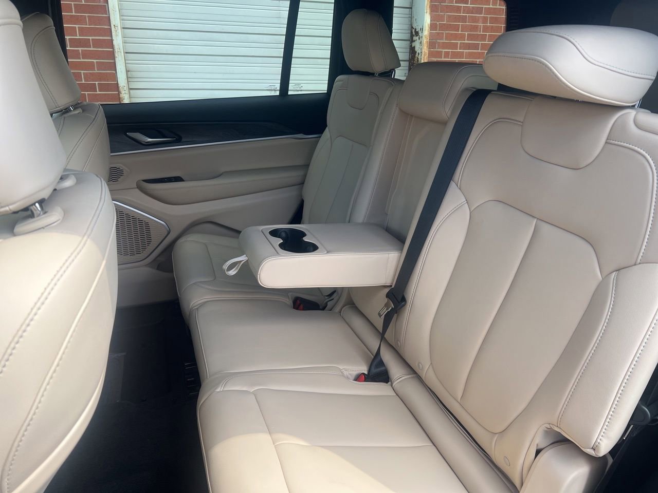 New 2026 Jeep Grand Cherokee L Limited w/ Limited Altitude Package AWD/4WD image 17