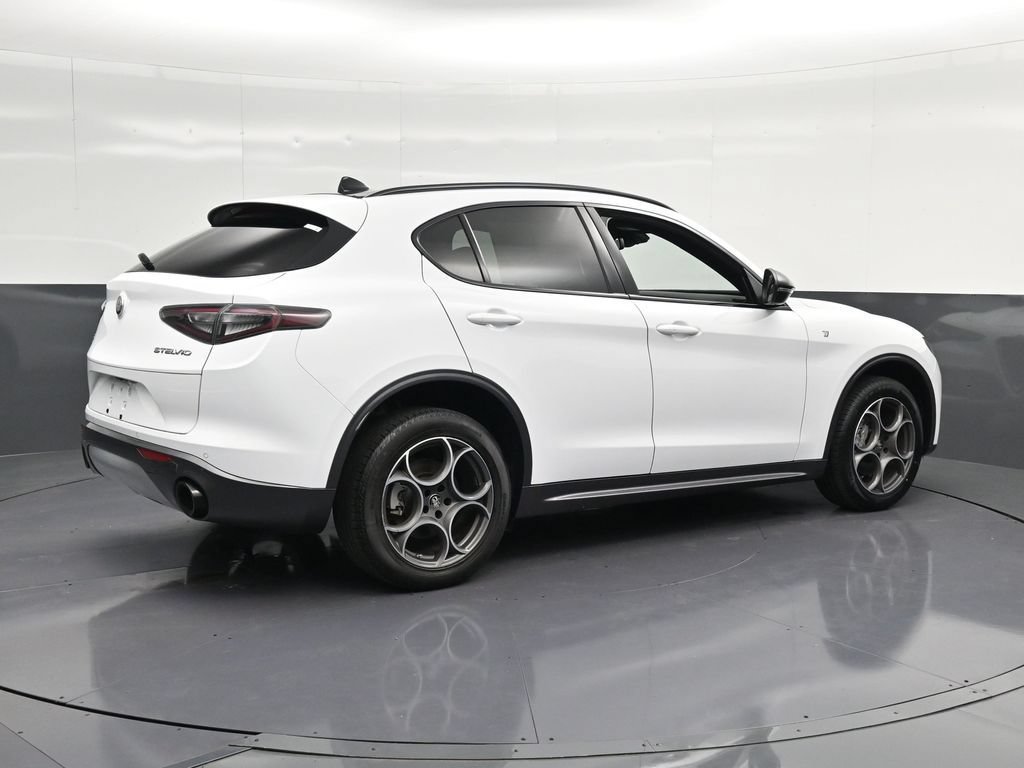 Used 2024 Alfa Romeo Stelvio Ti w/ Active Assist Plus Package AWD/4WD image 3