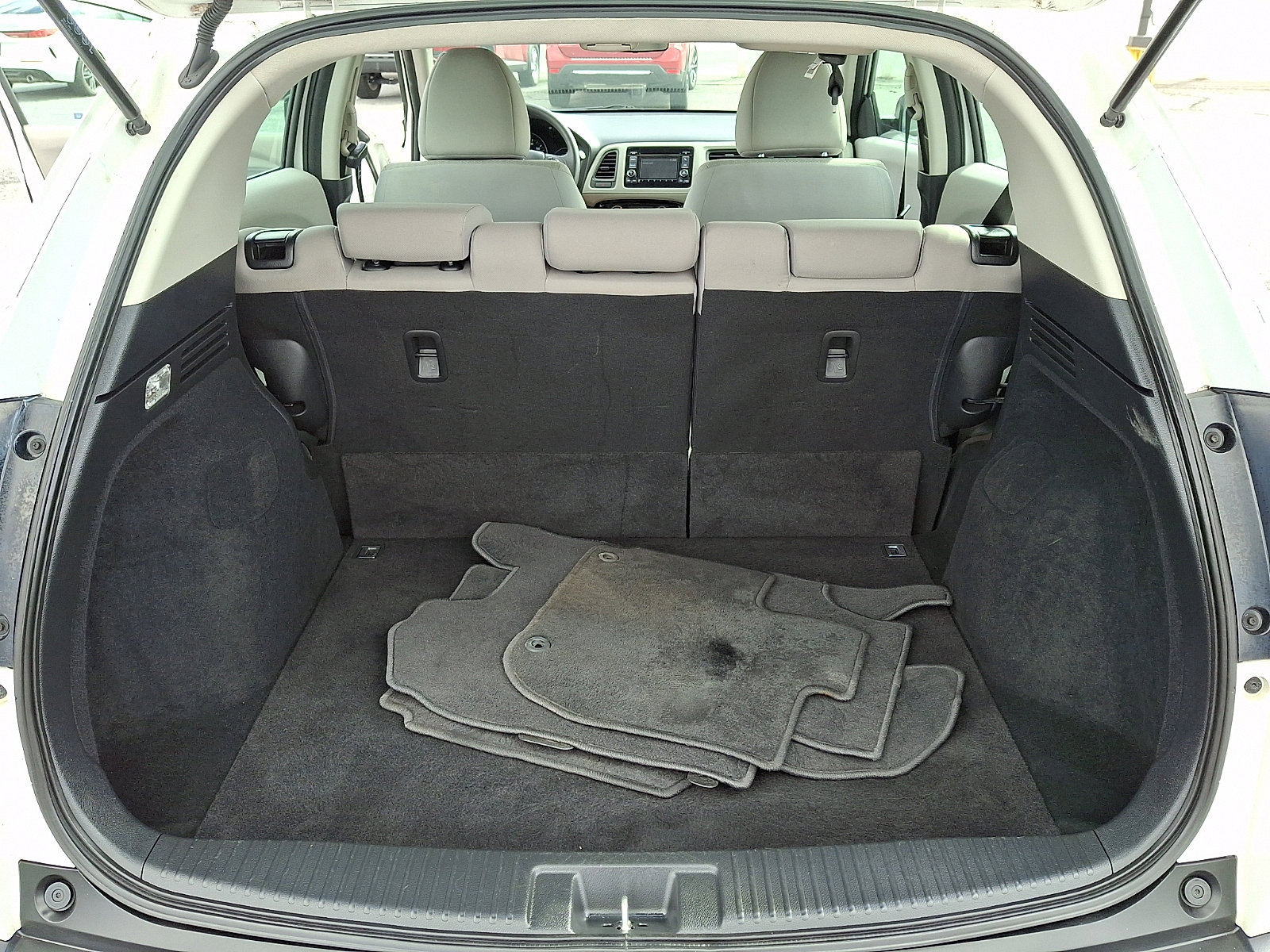 Used 2017 Honda HR-V LX image 27