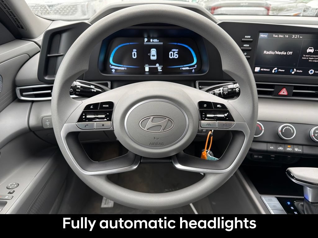 Used 2026 Hyundai Elantra SE w/ Cargo Package FWD image 18