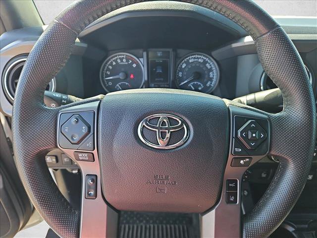 Used 2020 Toyota Tacoma TRD Off-Road w/ Technology Package AWD/4WD image 12