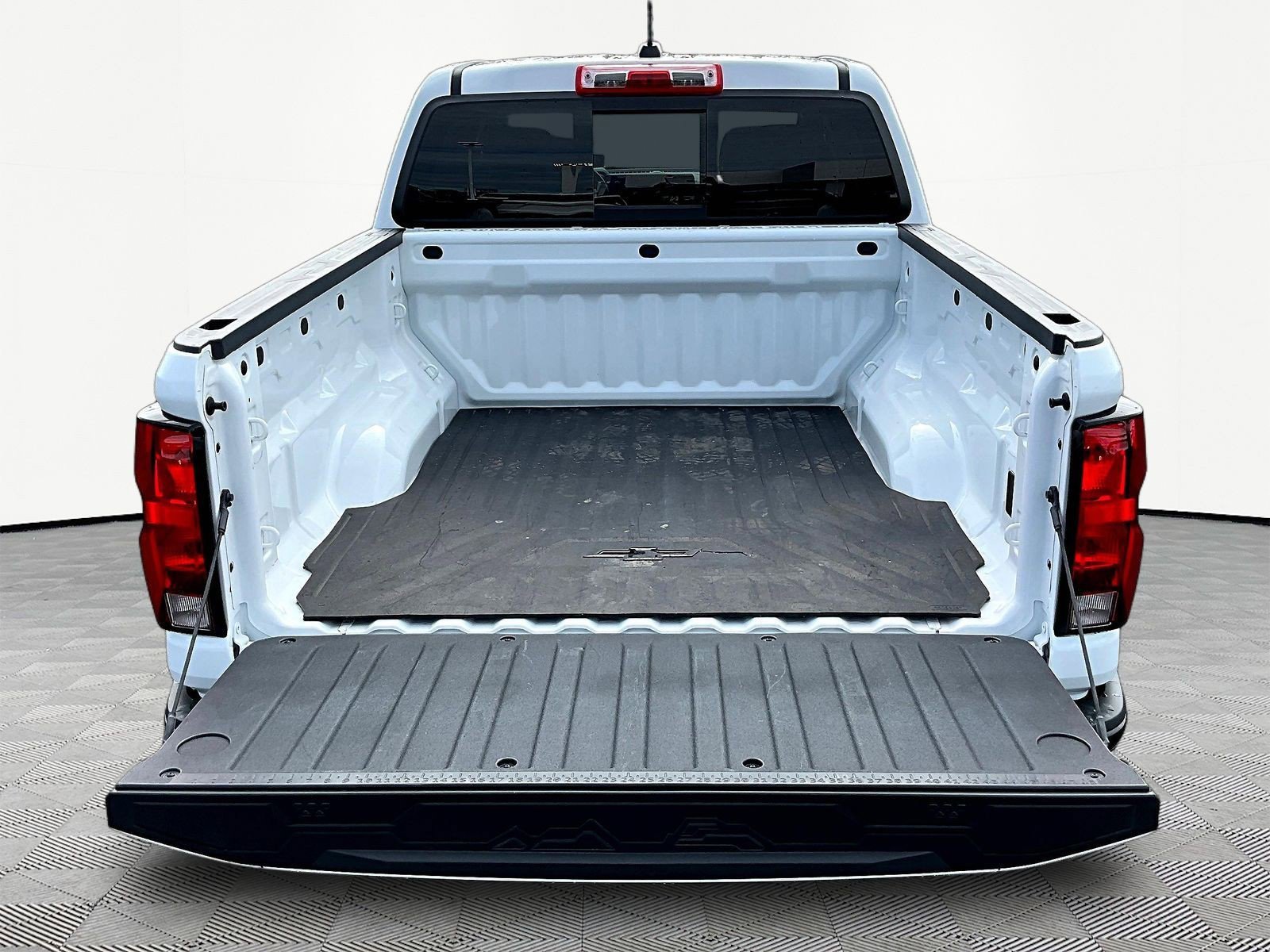 Certified 2025 Chevrolet Colorado W/T RWD image 7