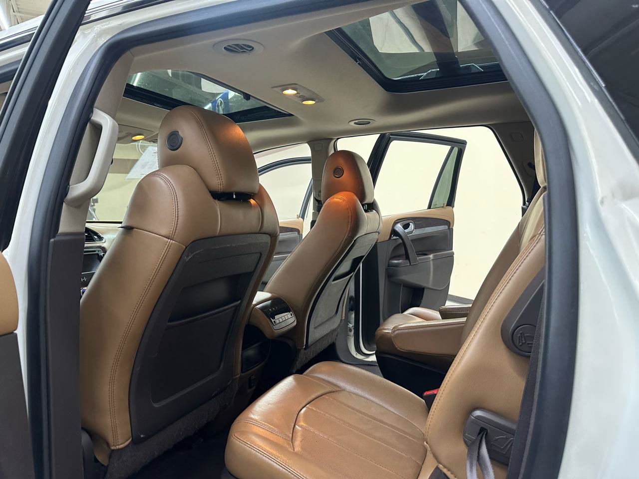 Used 2015 Buick Enclave Leather AWD/4WD image 32