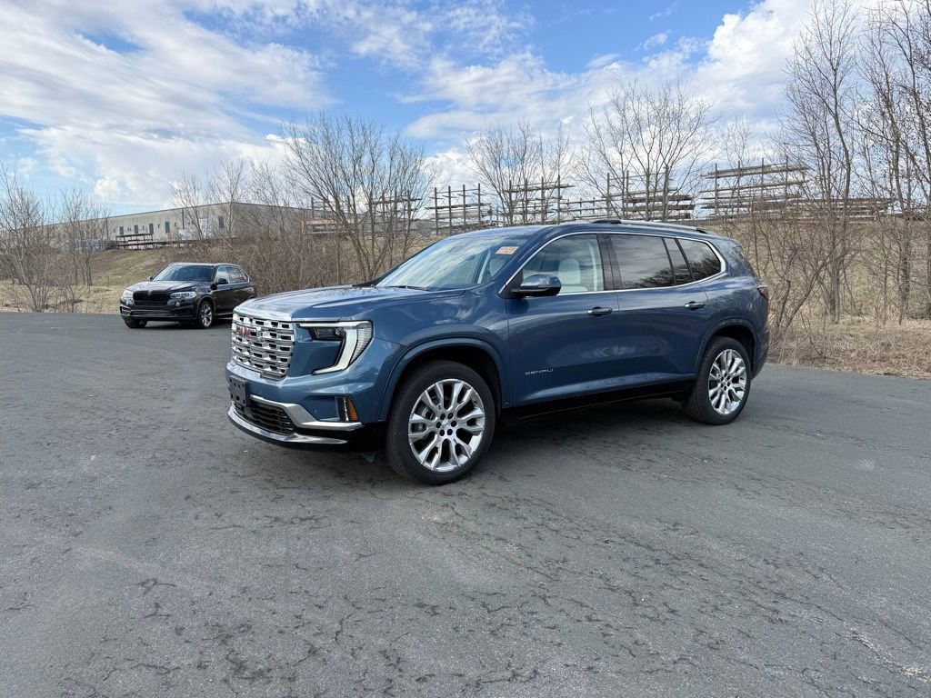Used 2025 GMC Acadia Denali w/ Super Cruise Package image 3