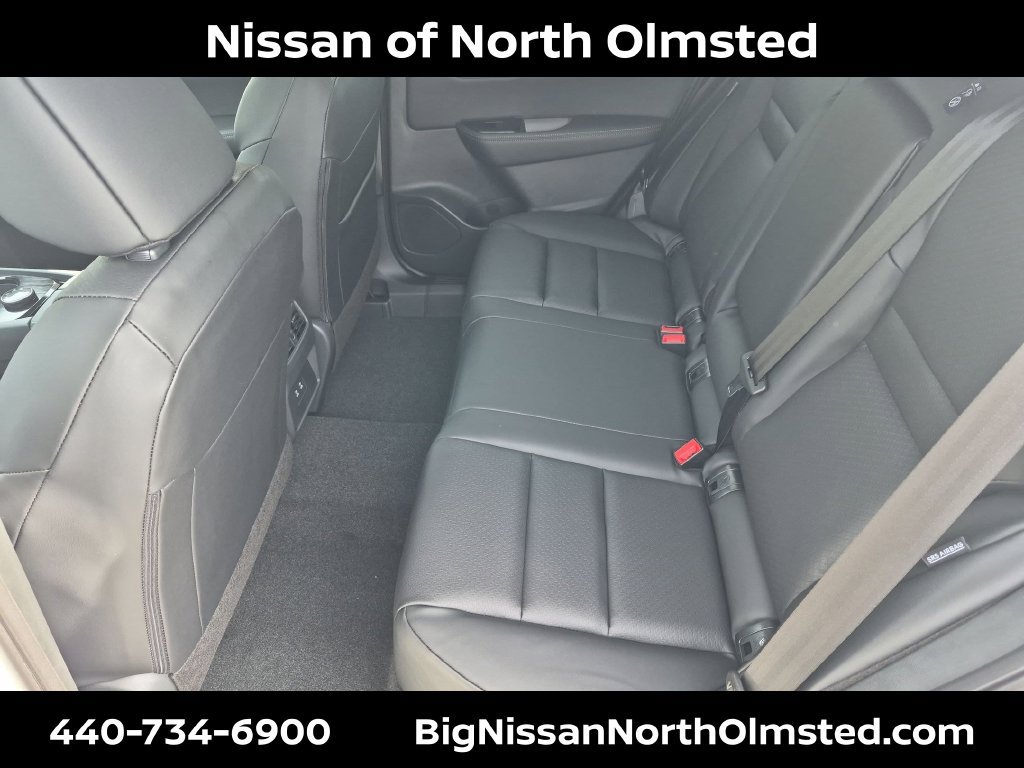 New 2026 Nissan Rogue Dark Armor AWD/4WD image 18