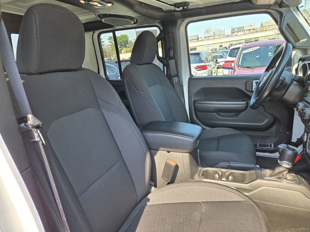 Used 2022 Jeep Gladiator Willys image 15