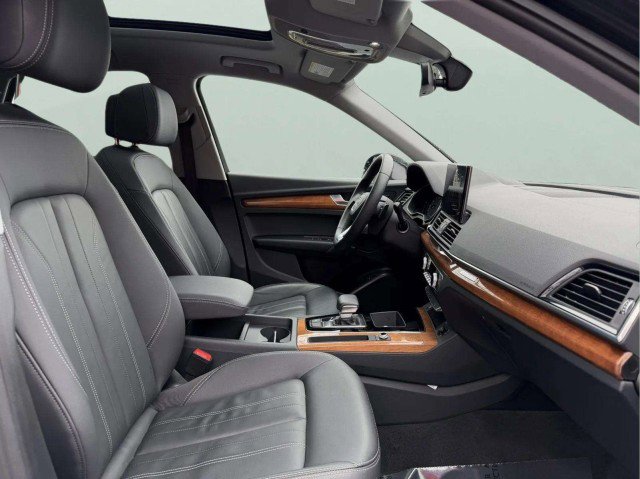 Certified 2023 Audi Q5 2.0T Premium w/ Convenience Package AWD/4WD image 29