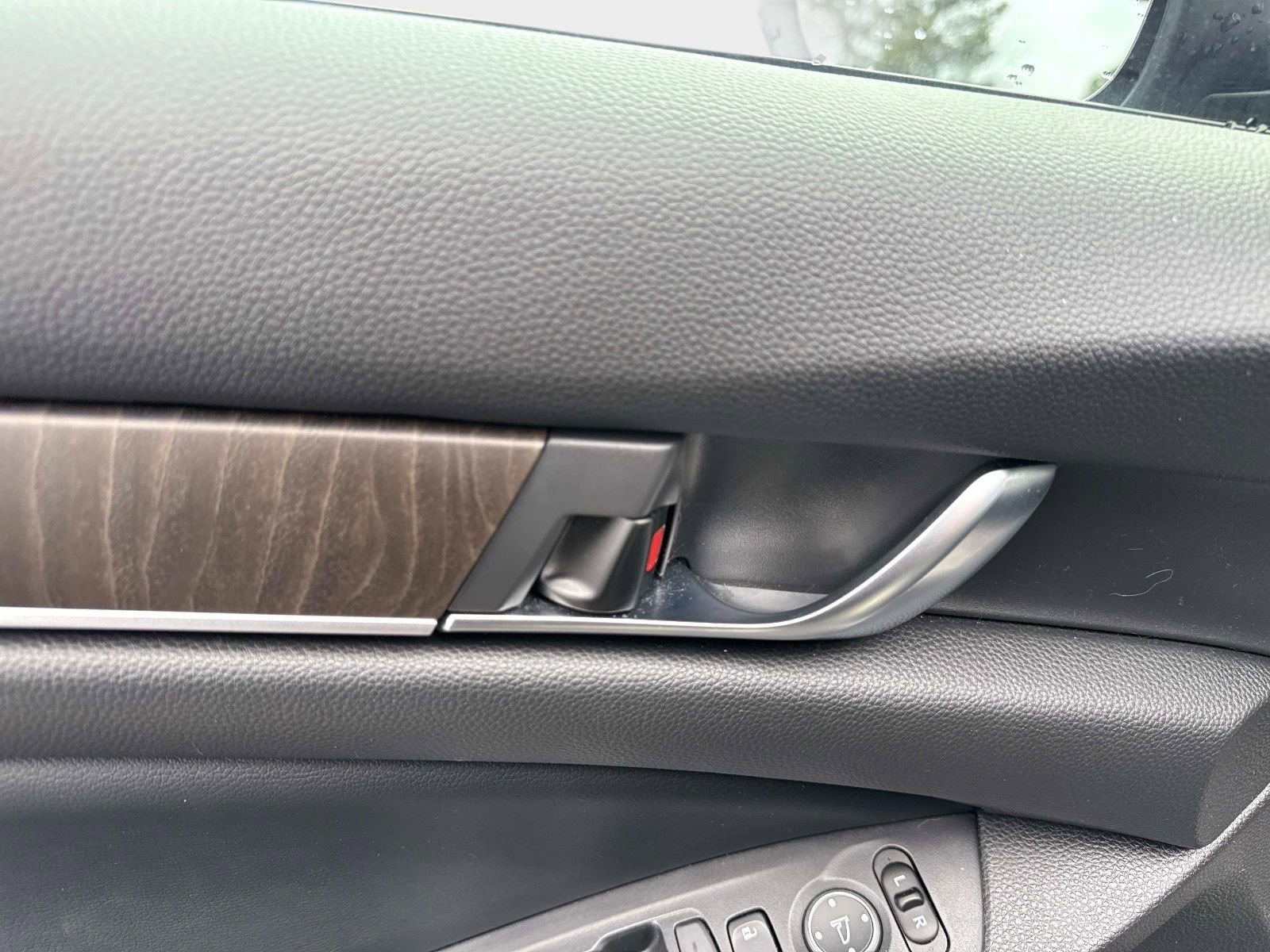 Used 2018 Honda Accord EX image 17