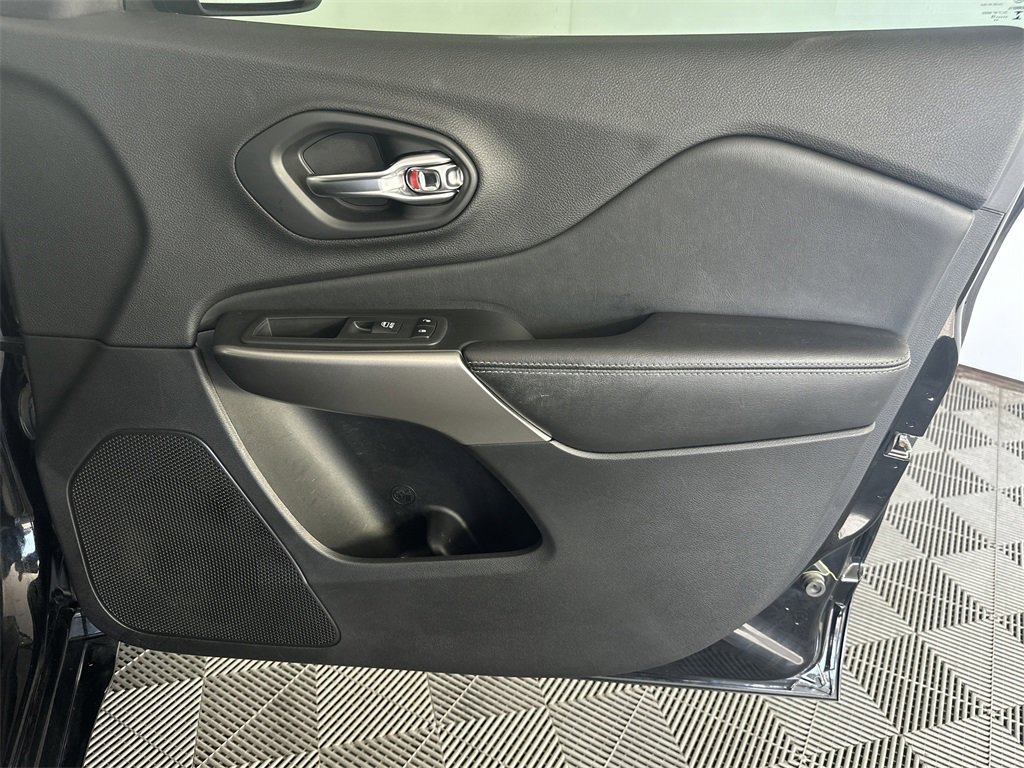 Used 2019 Jeep Cherokee High Altitude image 34