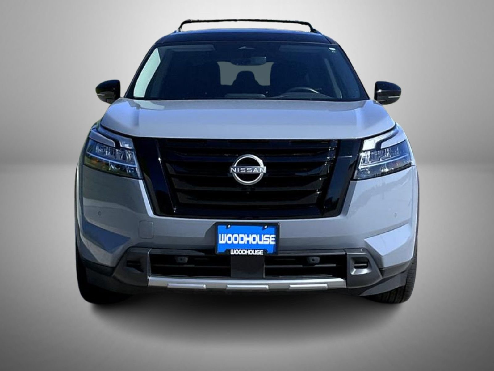 Used 2023 Nissan Pathfinder SL w/ Black Appearance Package AWD/4WD image 2