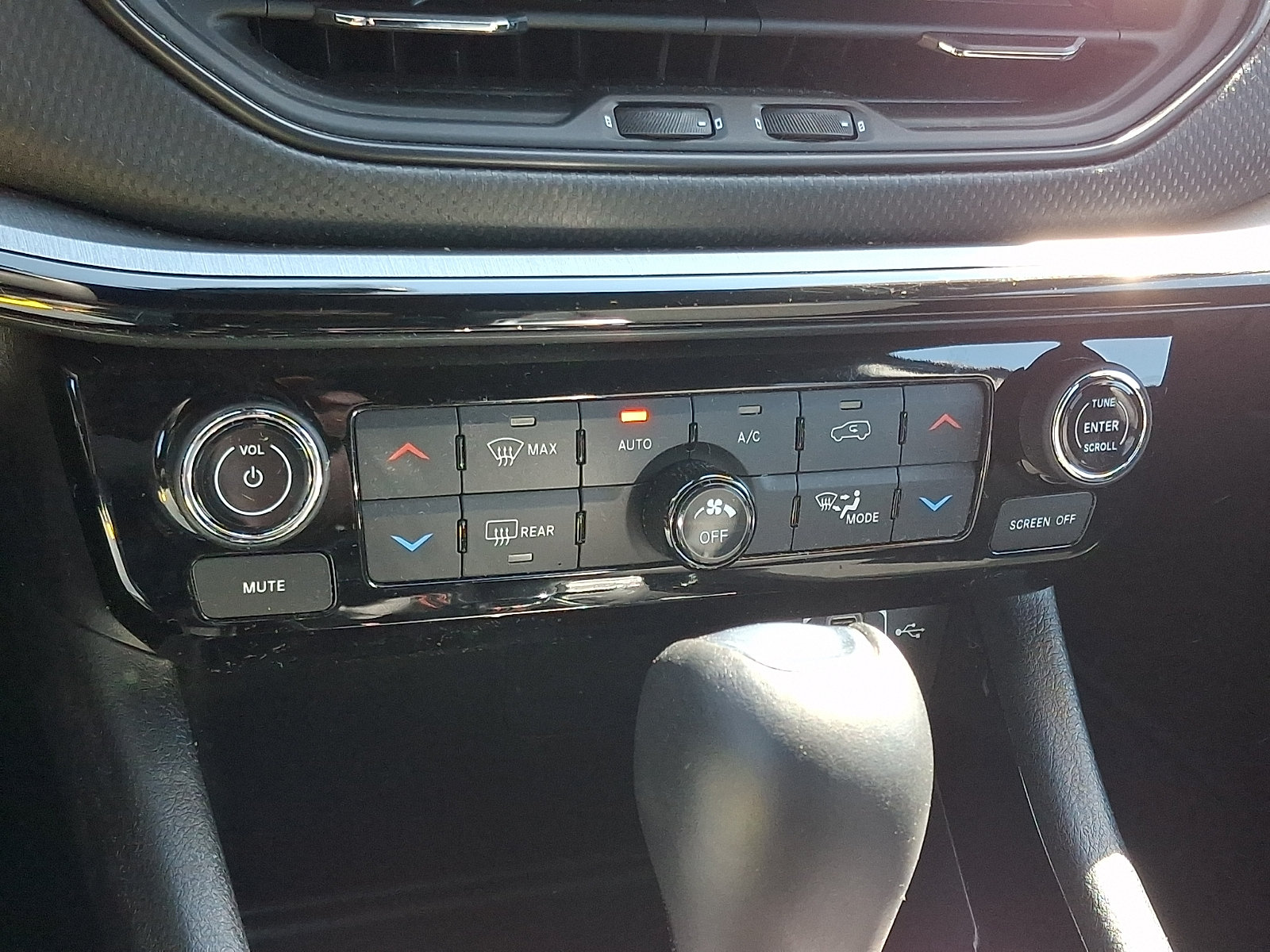Certified 2024 Jeep Compass Trailhawk w/ Trailhawk Convenience Group AWD/4WD image 16