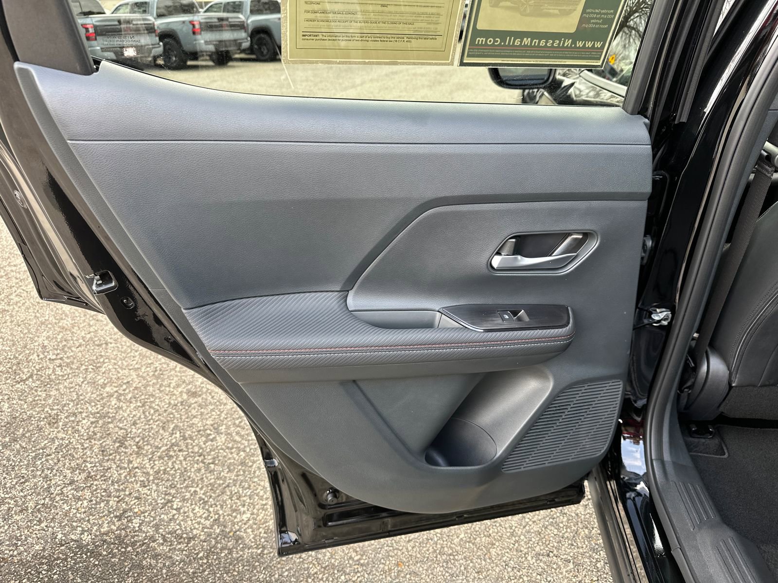 Certified 2025 Nissan Kicks SR FWD image 22