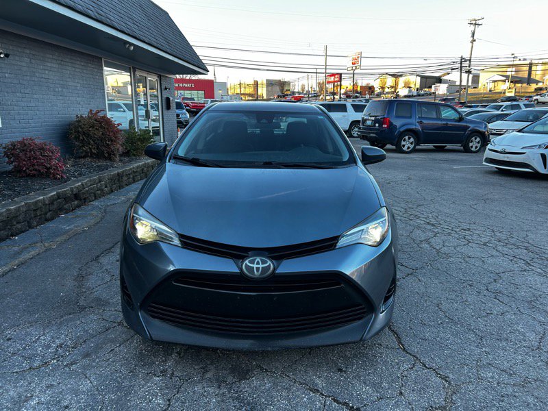 Used 2017 Toyota Corolla LE image 3