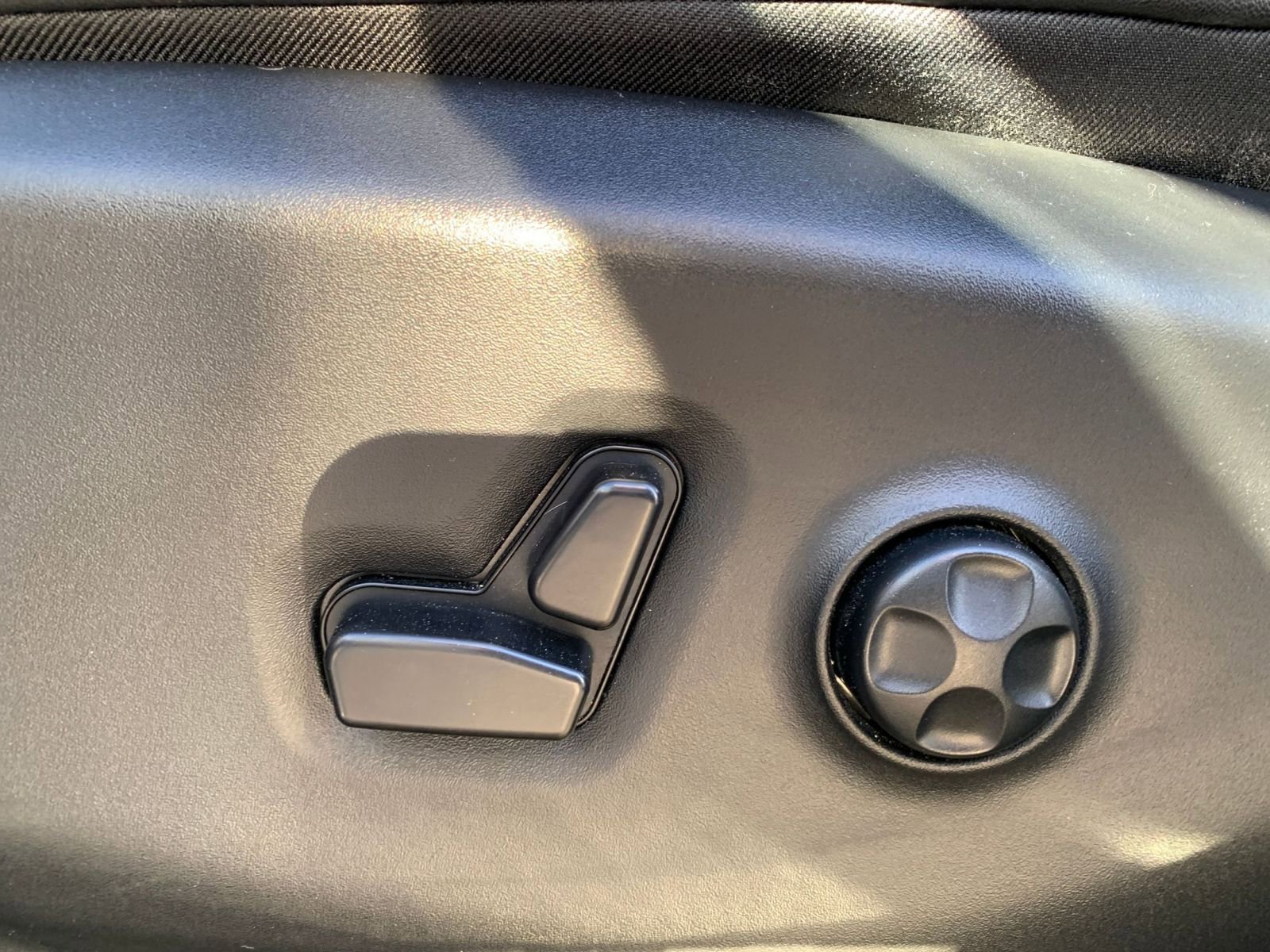 Used 2025 Chrysler Pacifica Select image 22