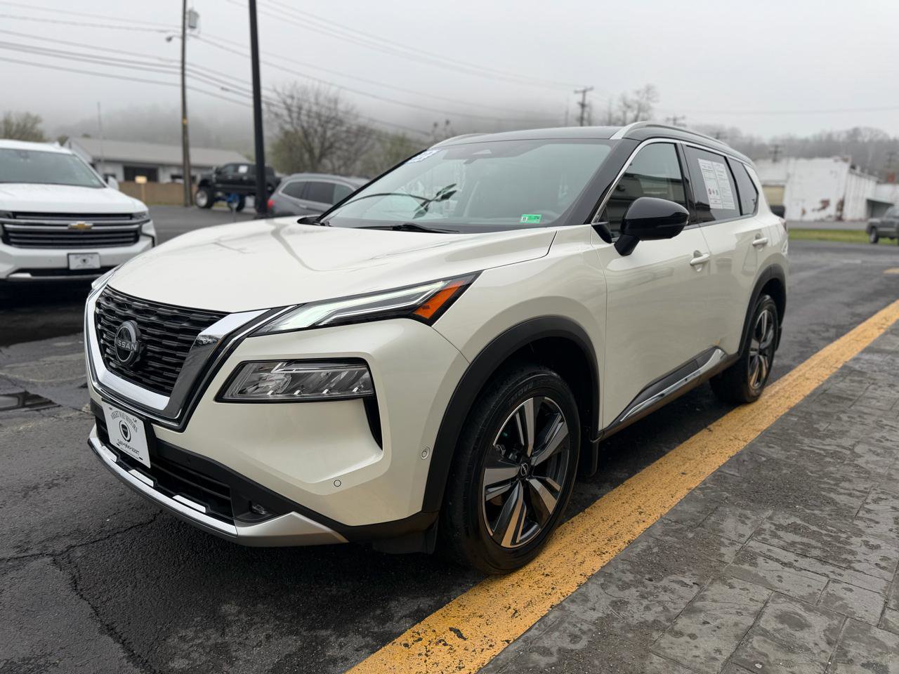 Used 2022 Nissan Rogue Platinum w/ Head-Up Display Package image 4