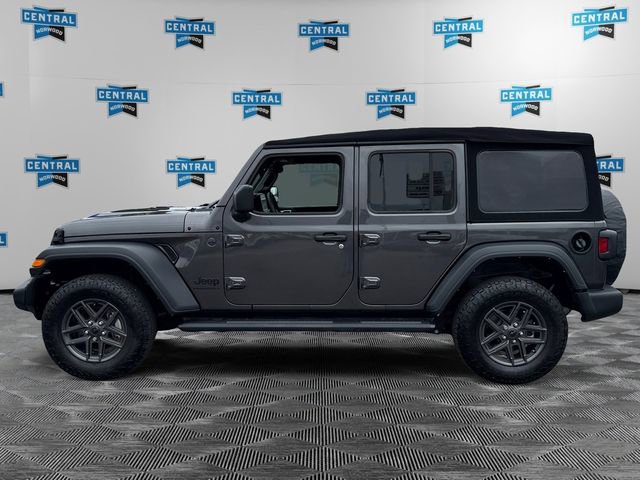 Used 2024 Jeep Wrangler Unlimited Sport AWD/4WD image 3