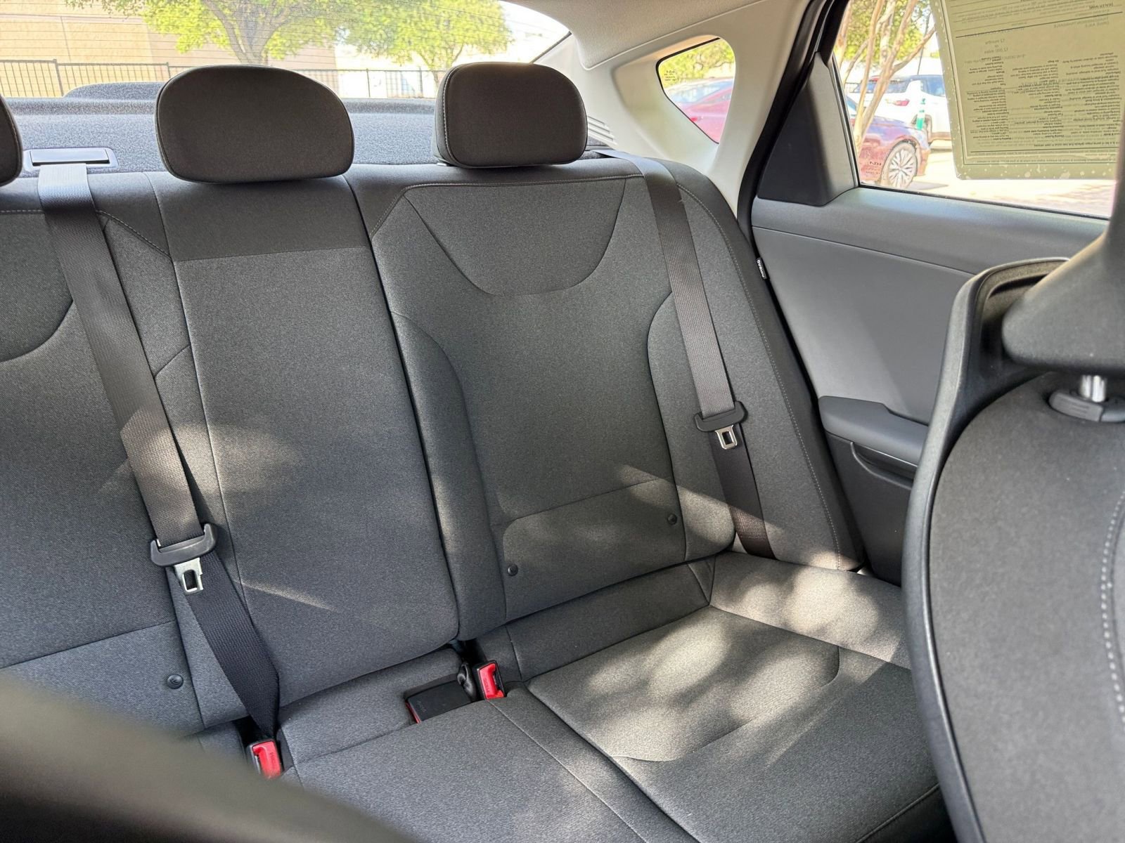Used 2025 Kia K4 LXS image 39