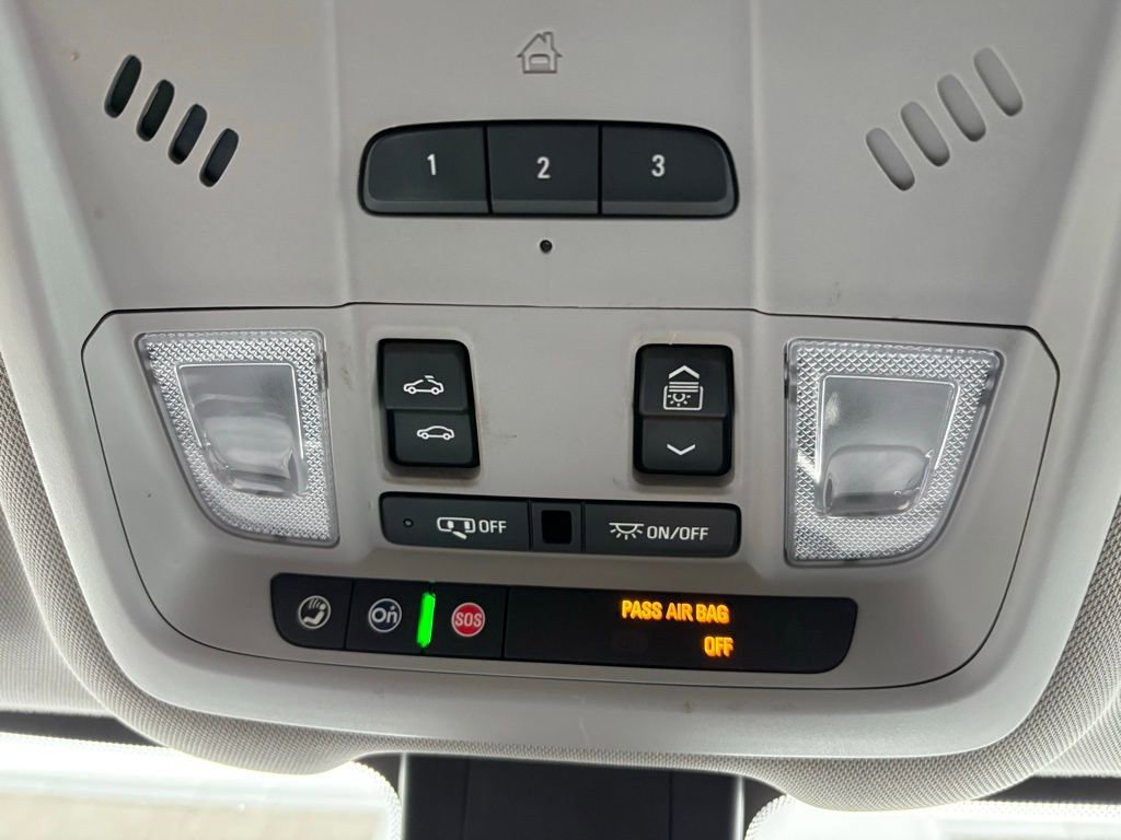 Used 2018 Chevrolet Equinox Premier image 24