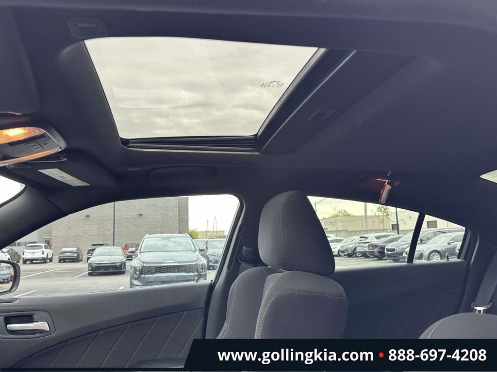 Used 2022 Dodge Charger R/T w/ Blacktop Package RWD image 19