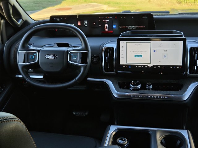 Used 2026 Ford Expedition Tremor AWD/4WD image 9