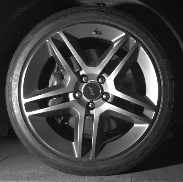 Used 2012 Ford Mustang Shelby GT500 RWD image 9