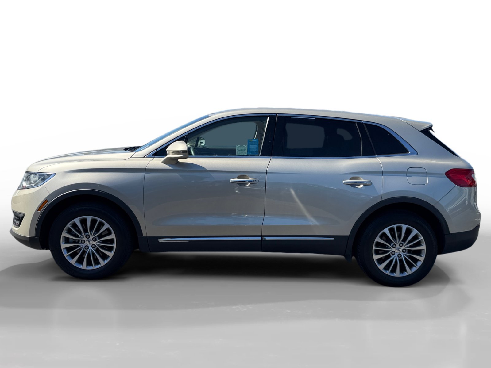 Used 2017 Lincoln MKX Select w/ Select Plus Package AWD/4WD image 2