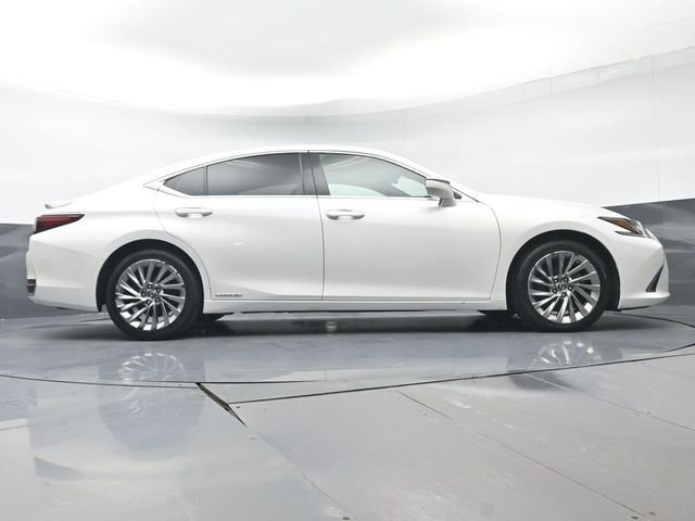 Used 2021 Lexus ES 300h w/ Accessory Package image 40