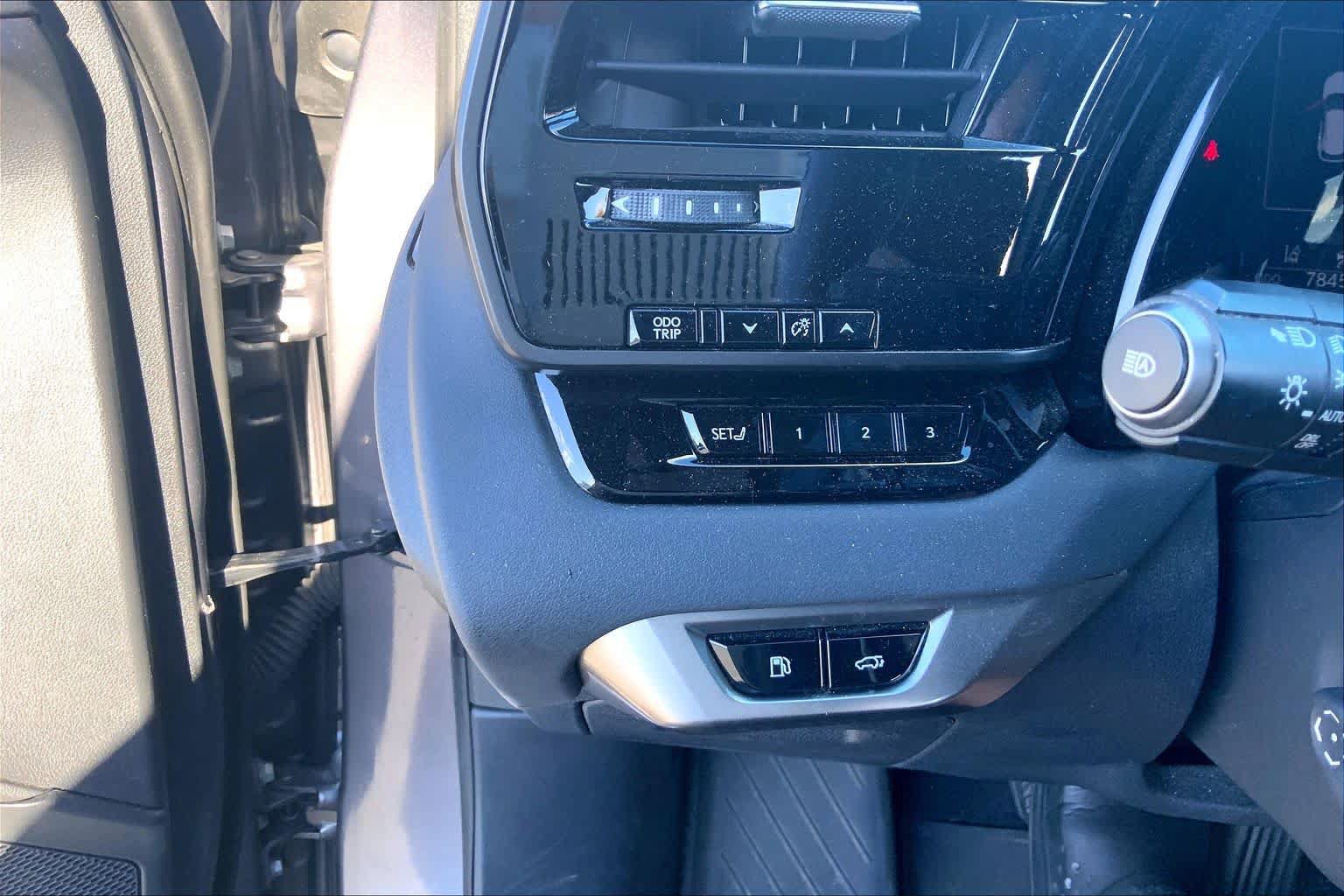 Used 2023 Lexus RX 350h w/ Accessory Package (2T) AWD/4WD image 35