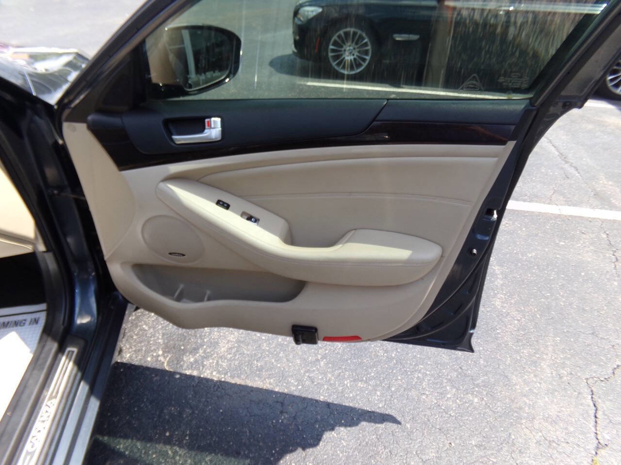 Used 2015 Kia Cadenza Premium w/ Luxury Package FWD image 32