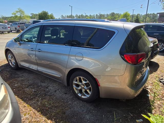 Used 2017 Chrysler Pacifica Limited w/ UConnect Theater Package image 2