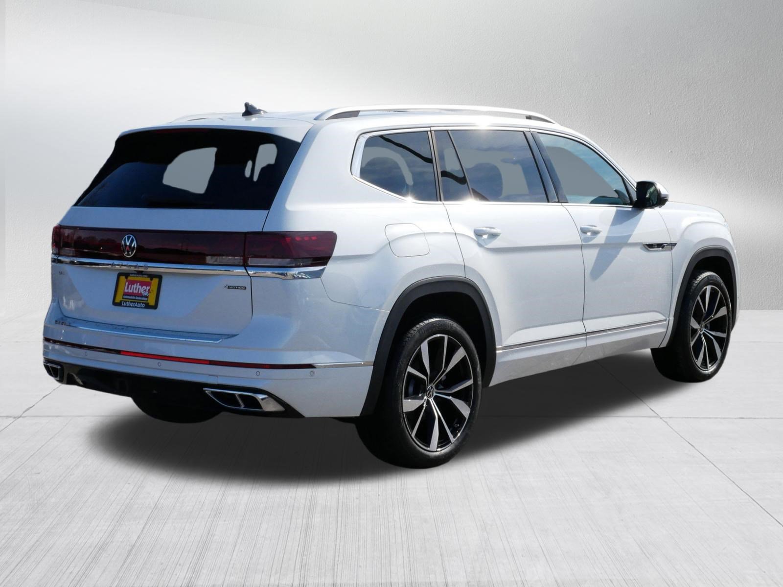 Used 2024 Volkswagen Atlas SEL Premium R-Line image 7