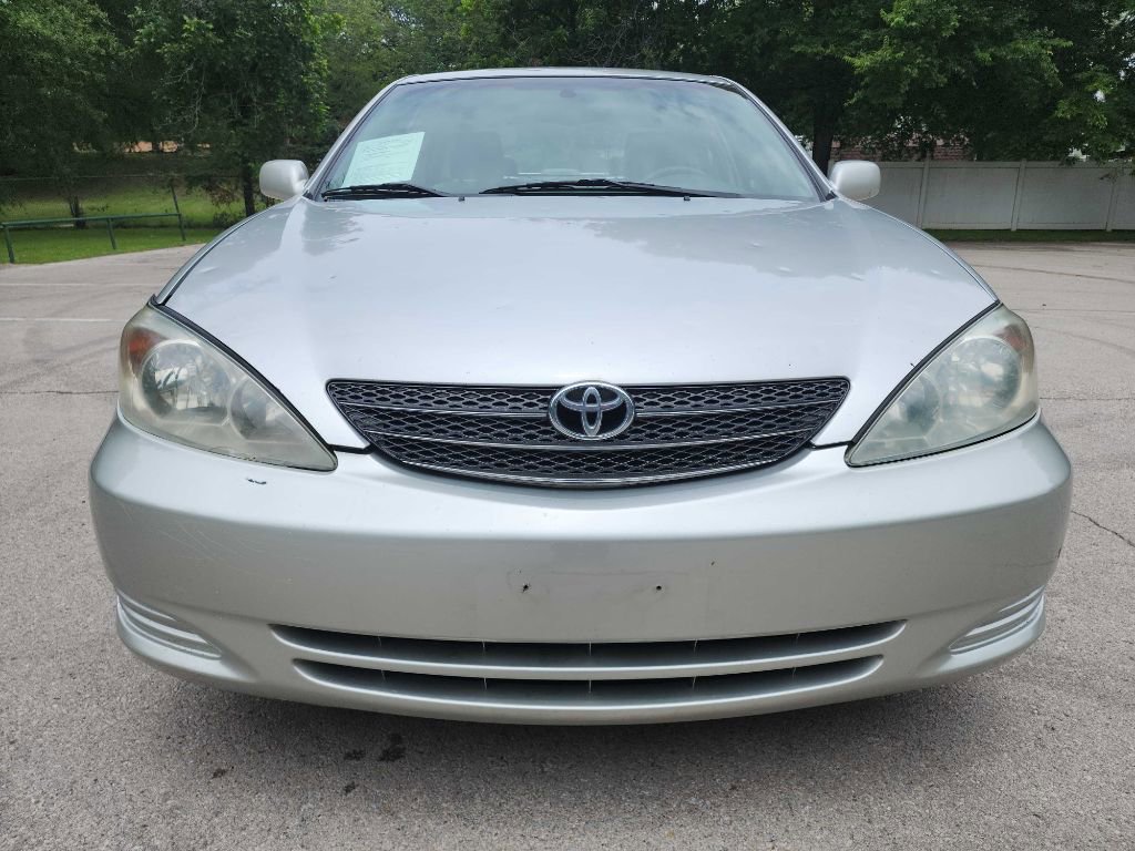 Used 2002 Toyota Camry LE FWD image 2