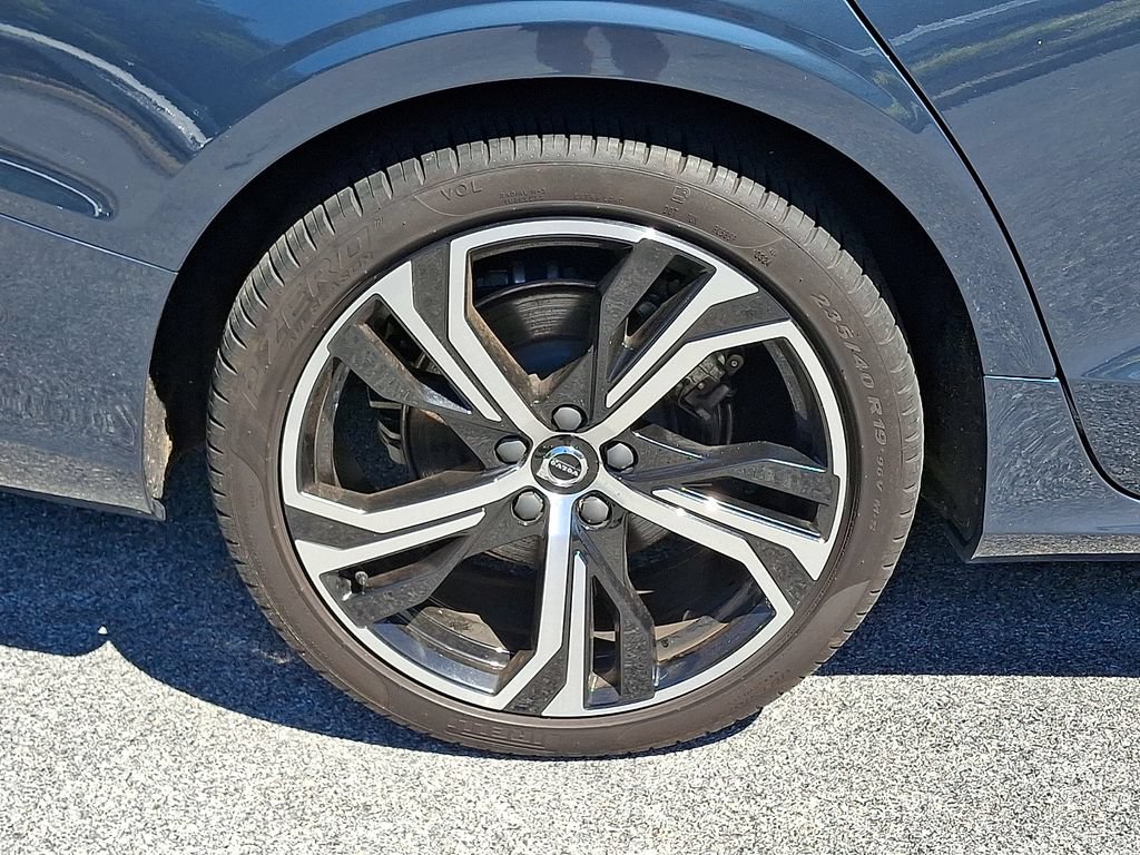 Used 2024 Volvo S60 B5 Plus AWD/4WD image 9