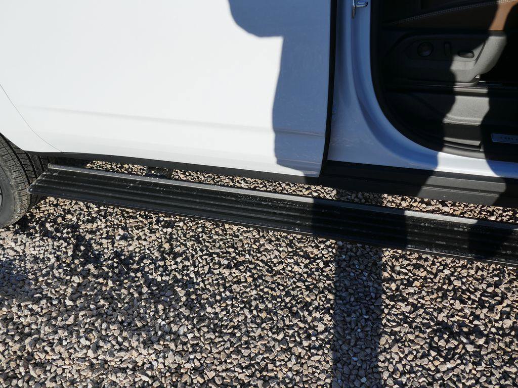 New 2026 Chevrolet Suburban High Country image 8