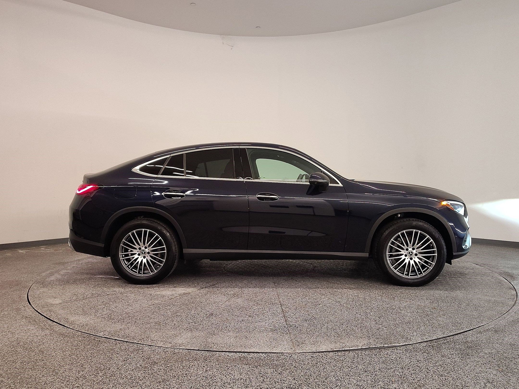 Used 2024 Mercedes-Benz GLC 300 4MATIC image 8